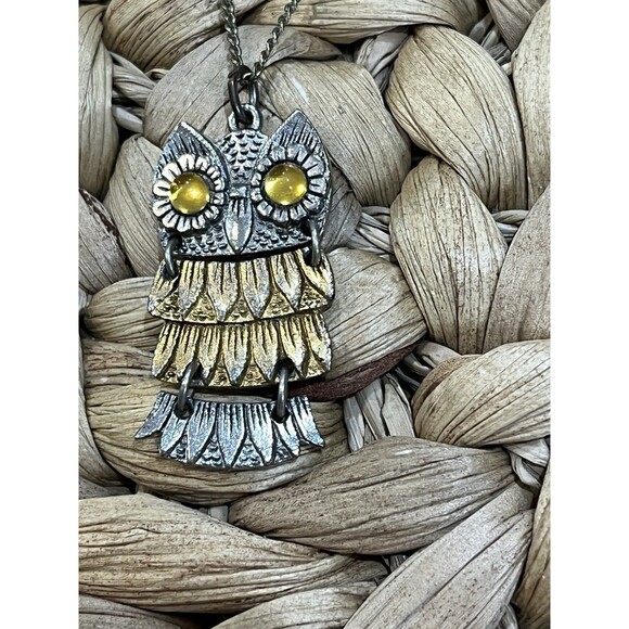 Vintage Mixed Metal Articulated Owl Pendant Necklace With Yellow Stone Eyes - Picture 4 of 7